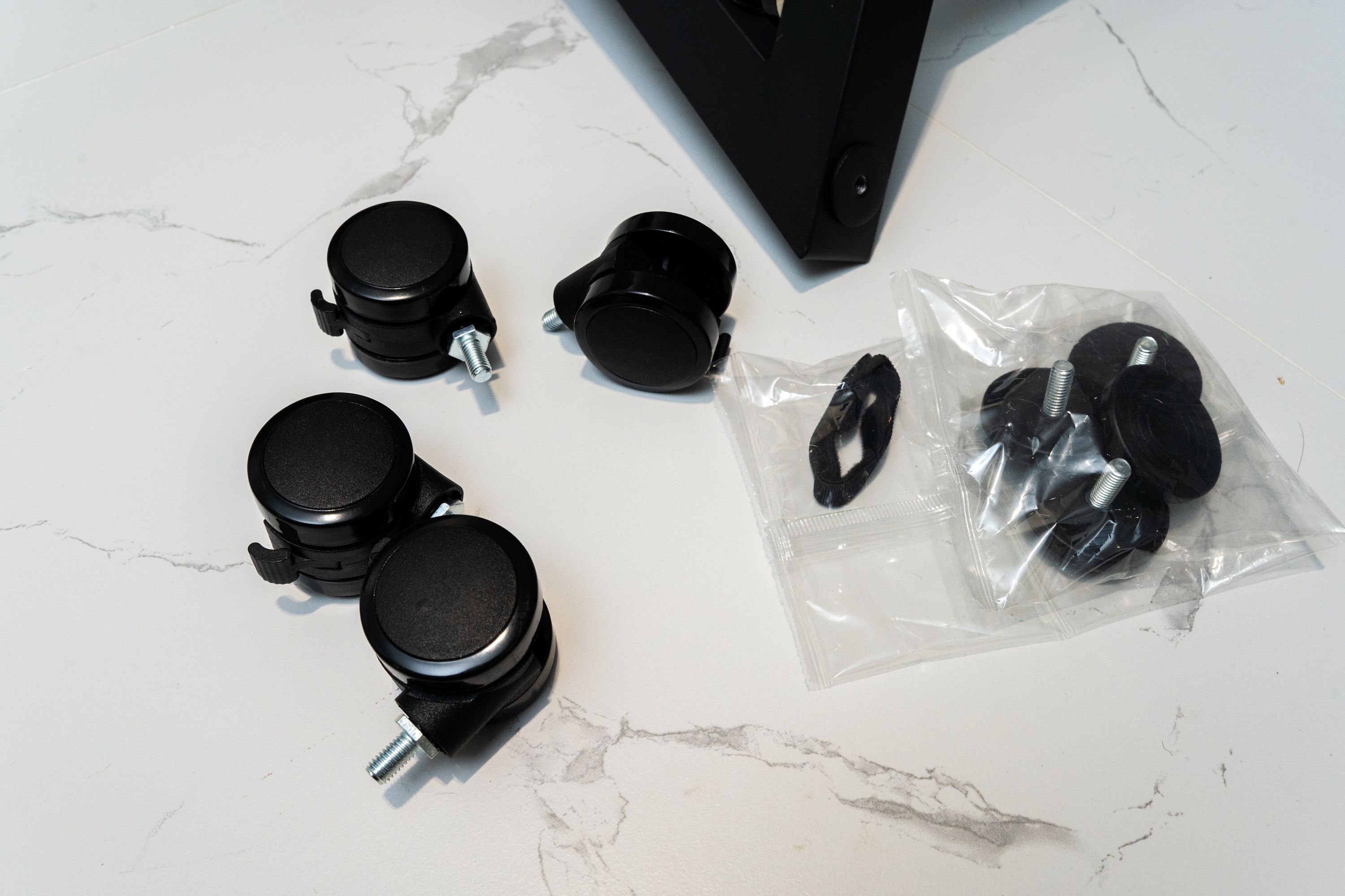 客厅要不要装电视机支架,客厅嵌入式电视支架选择