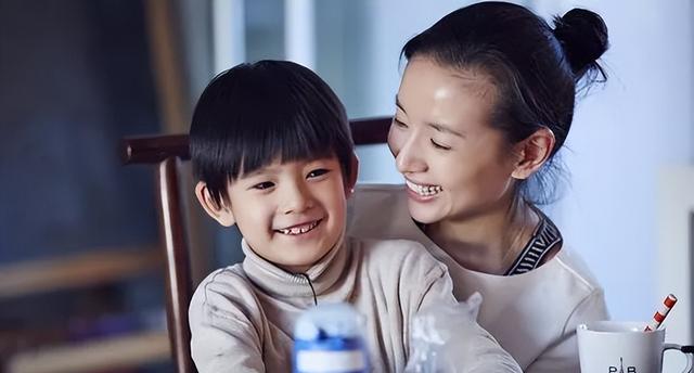 条件不符就别演“*妇情**”了,43岁董洁告诉你,什么是教科书式撩汉