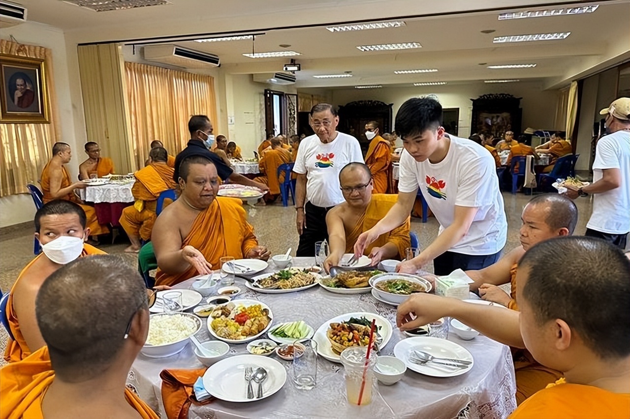 英拉的儿子近照,英拉大儿子身高