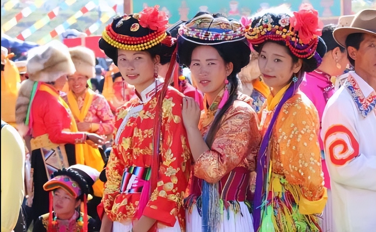 摩梭母系部落文化,摩梭族为什么能保留母系氏族