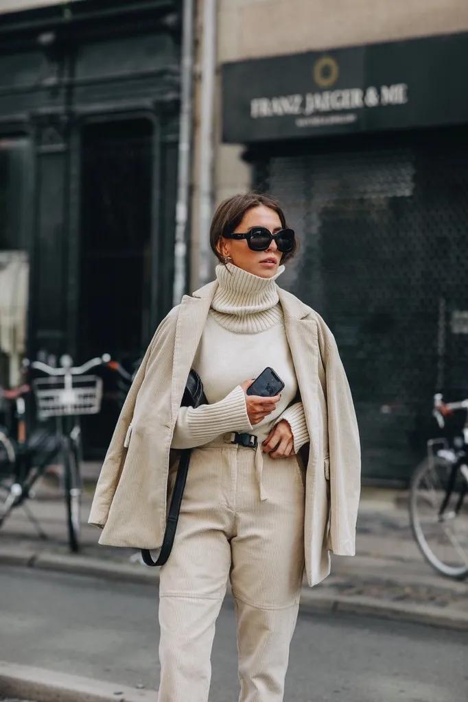 没想到!这3款“奶奶款毛衣”让姑娘们这么上头