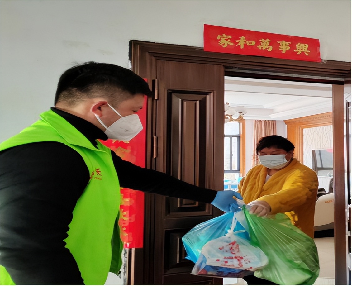 社区网格员防疫一线勇担当,坚守在防疫一线的网格员