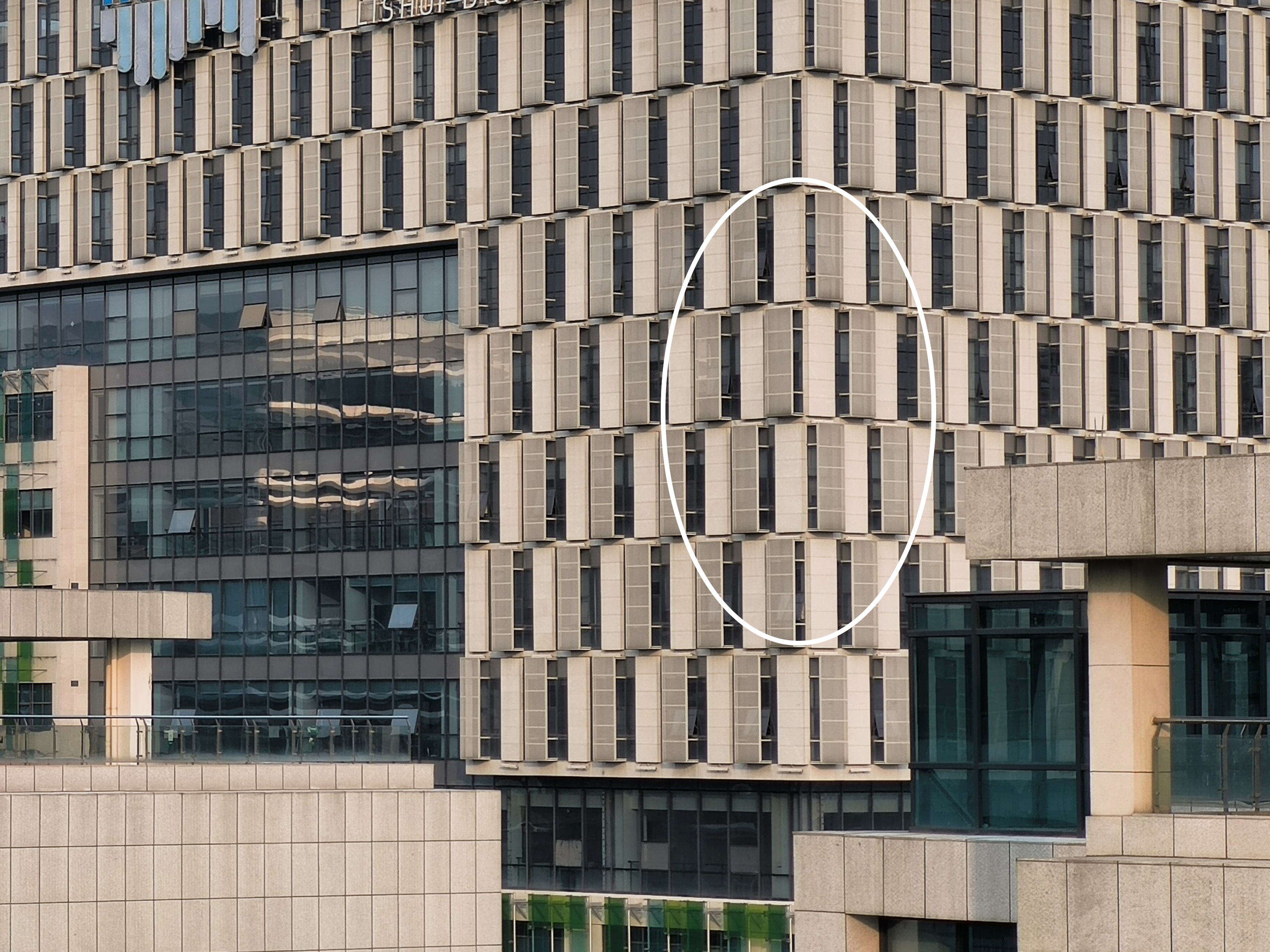 偶像派和实力派哪个更好看,荣耀70pro和平精英测评