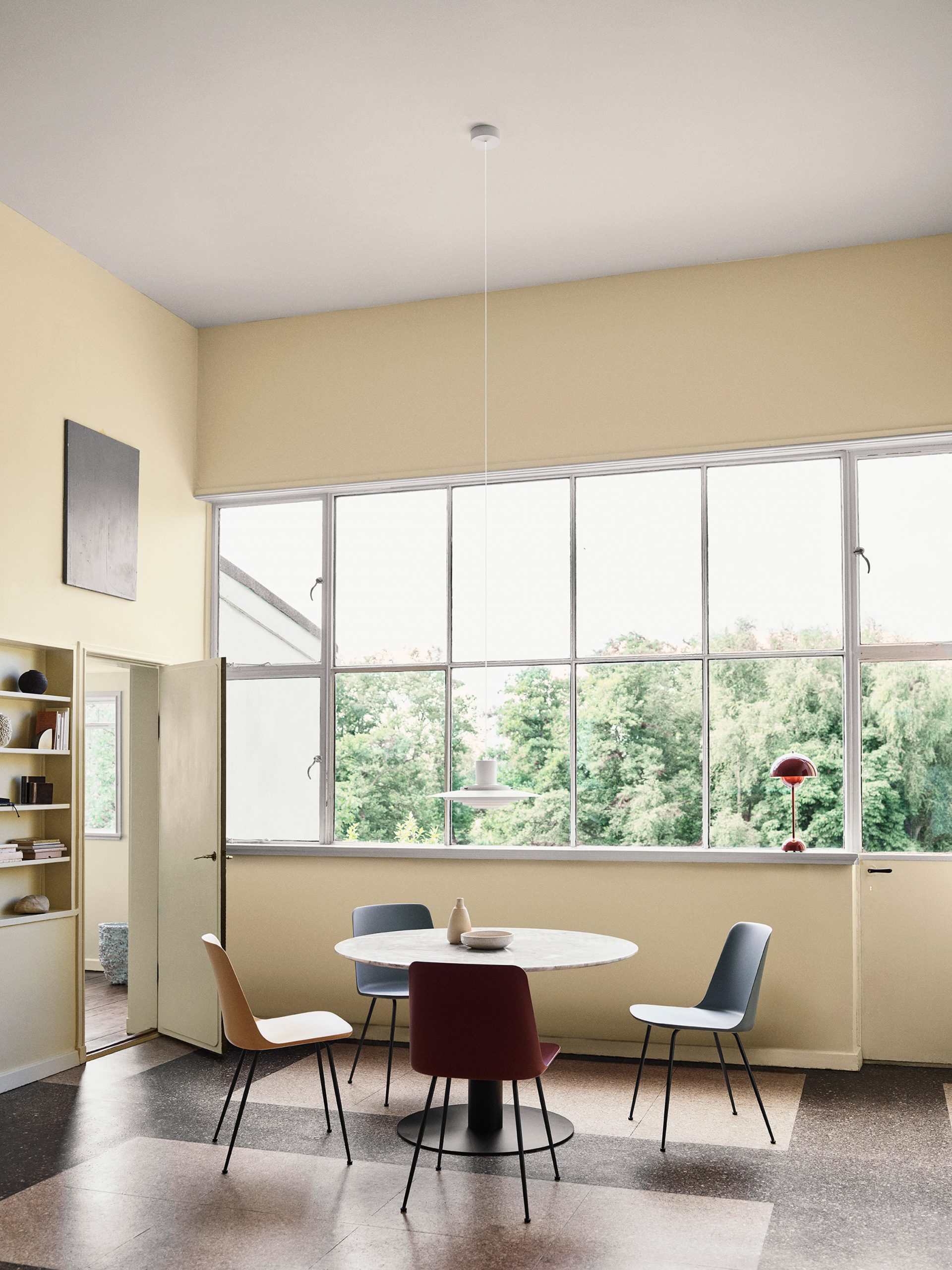 2021在时尚中创意，Dazeen陈列室12款椅子作品赏析