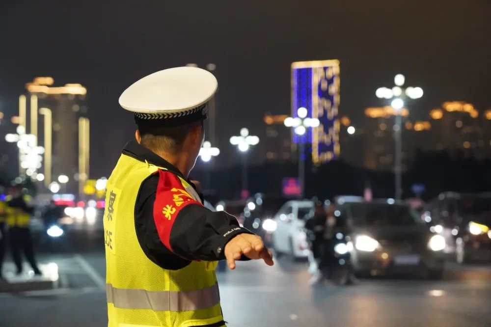 汕尾：“善美之城贺新春”大型音乐烟花汇演活动交通安保工作掠影