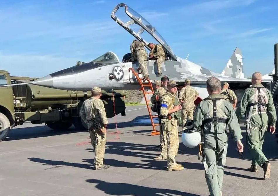 乌军把西方援助的战机拆了，只因压根飞不起来，泽连斯基又被耍了