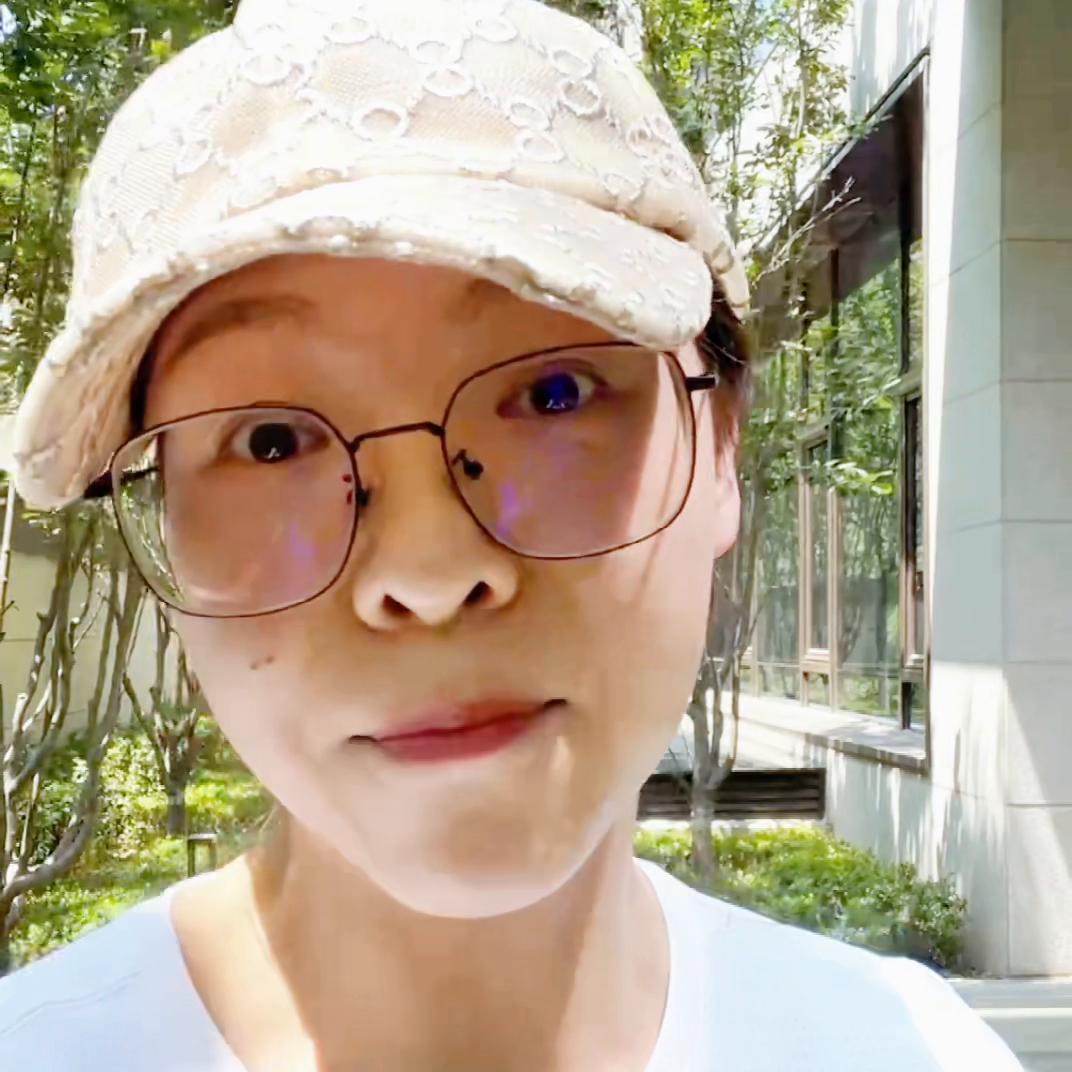 女生应该努力让自己变得更有价值,女孩子一定要提升自己的人生价值