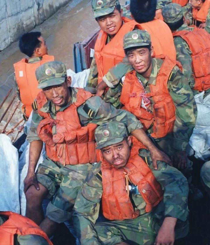 98抗洪爆破堤坝,98抗洪决堤口