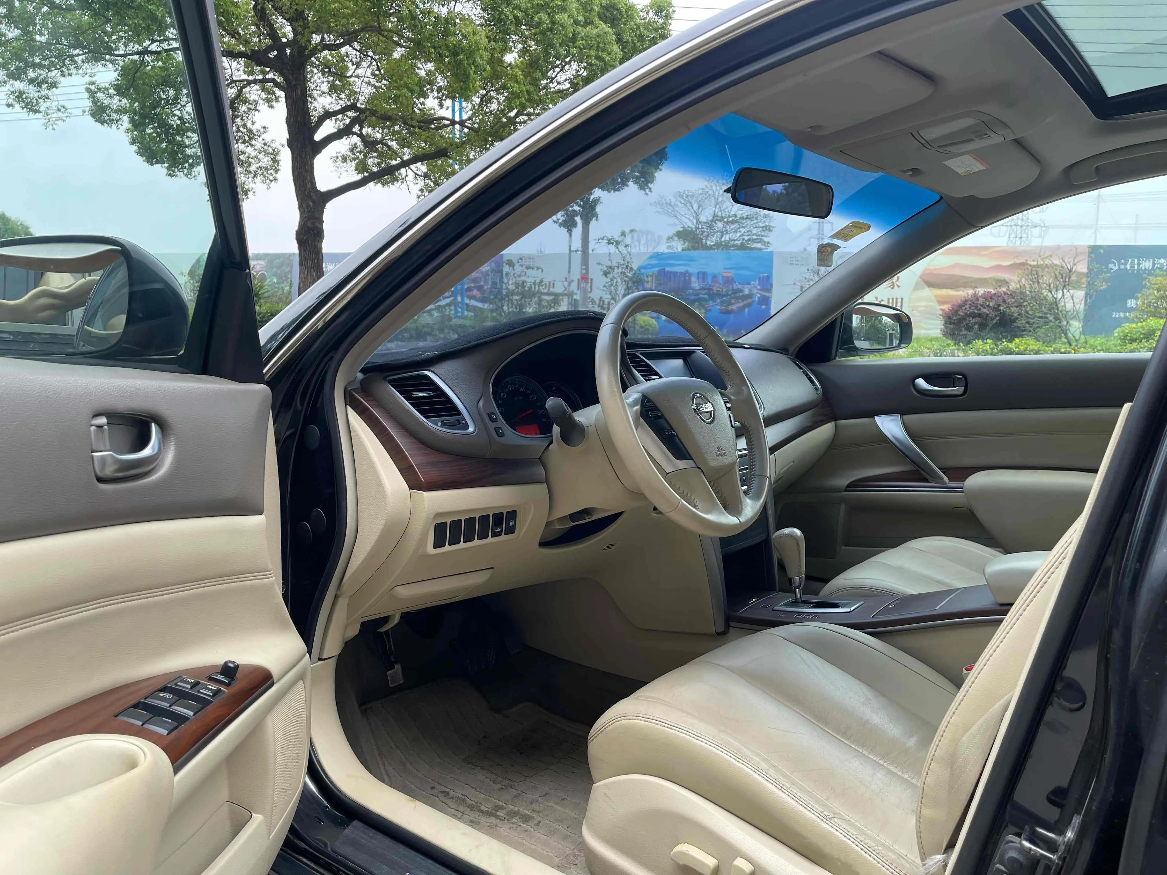 2010款日产天籁十周年纪念版2.0,日产天籁2011款2.0舒适版图片