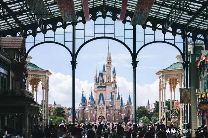 日本社会女性上班真实现状,日本近期真实画面