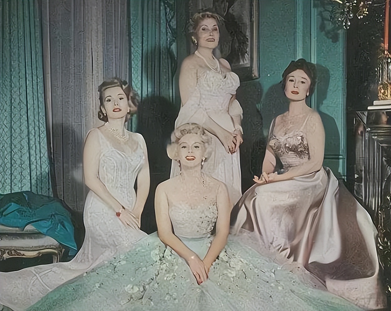 结9次婚的好莱坞交际花：嫁老头撩鲜肉，69岁和小28岁王子定终身