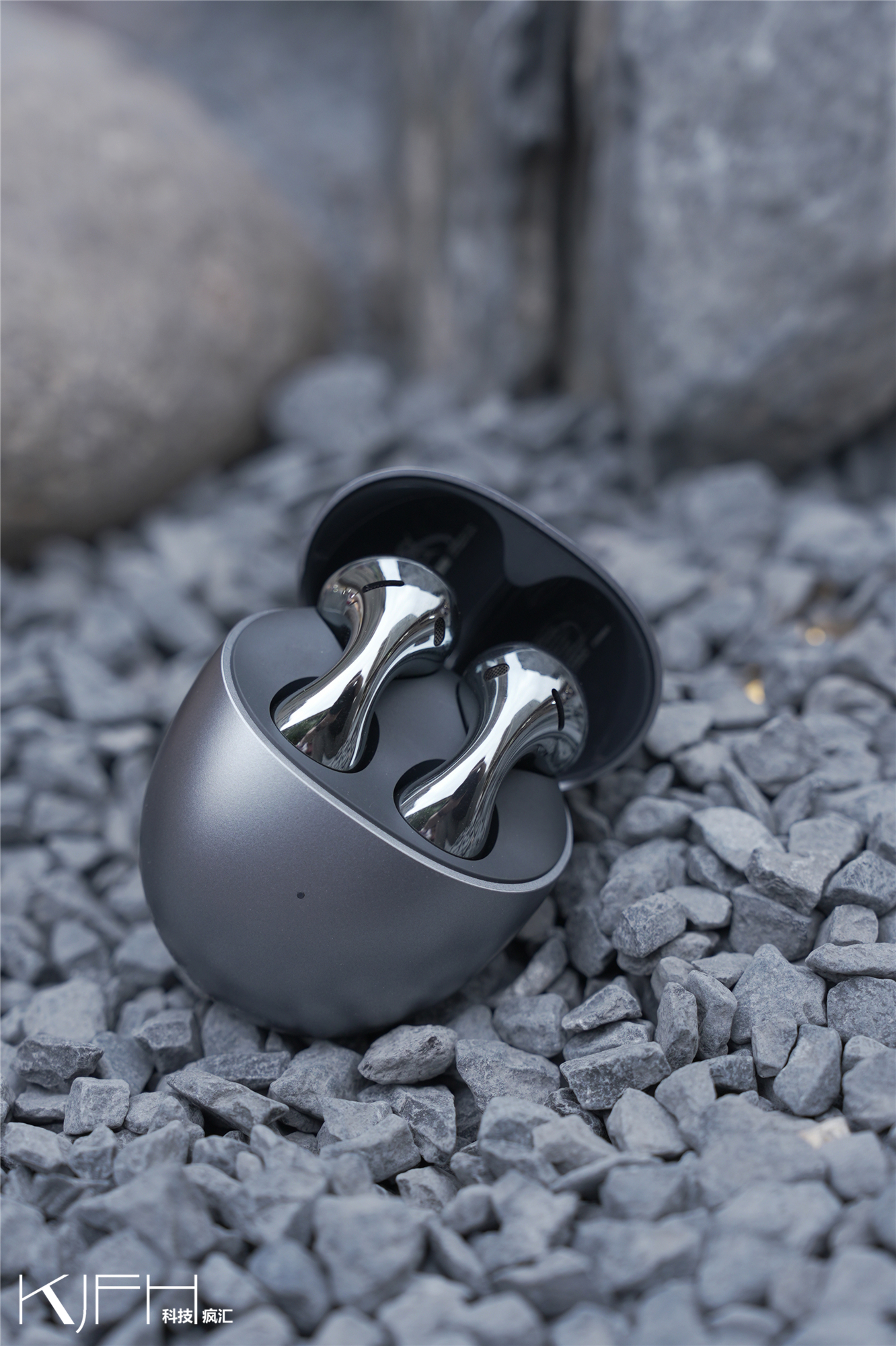 “水滴”耳机华为FreeBuds5评测，超高颜值下的音频体验新高度