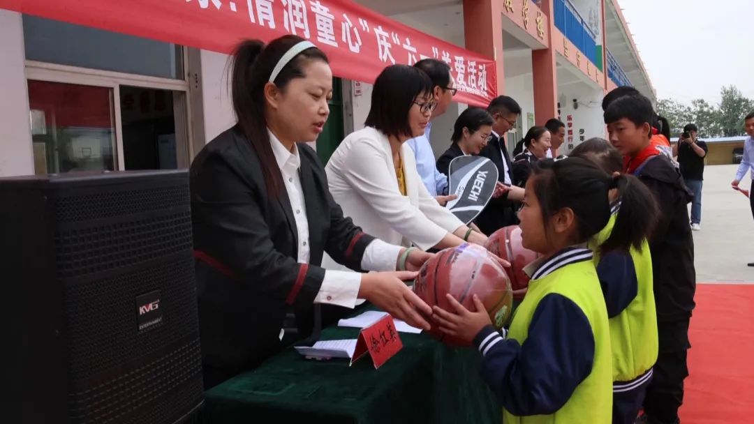 【点亮“六一”“滕”爱“童”行（十六）】‍‍滕州市妇联举行“滕爱有家·情润童心”庆“六一”关爱活动