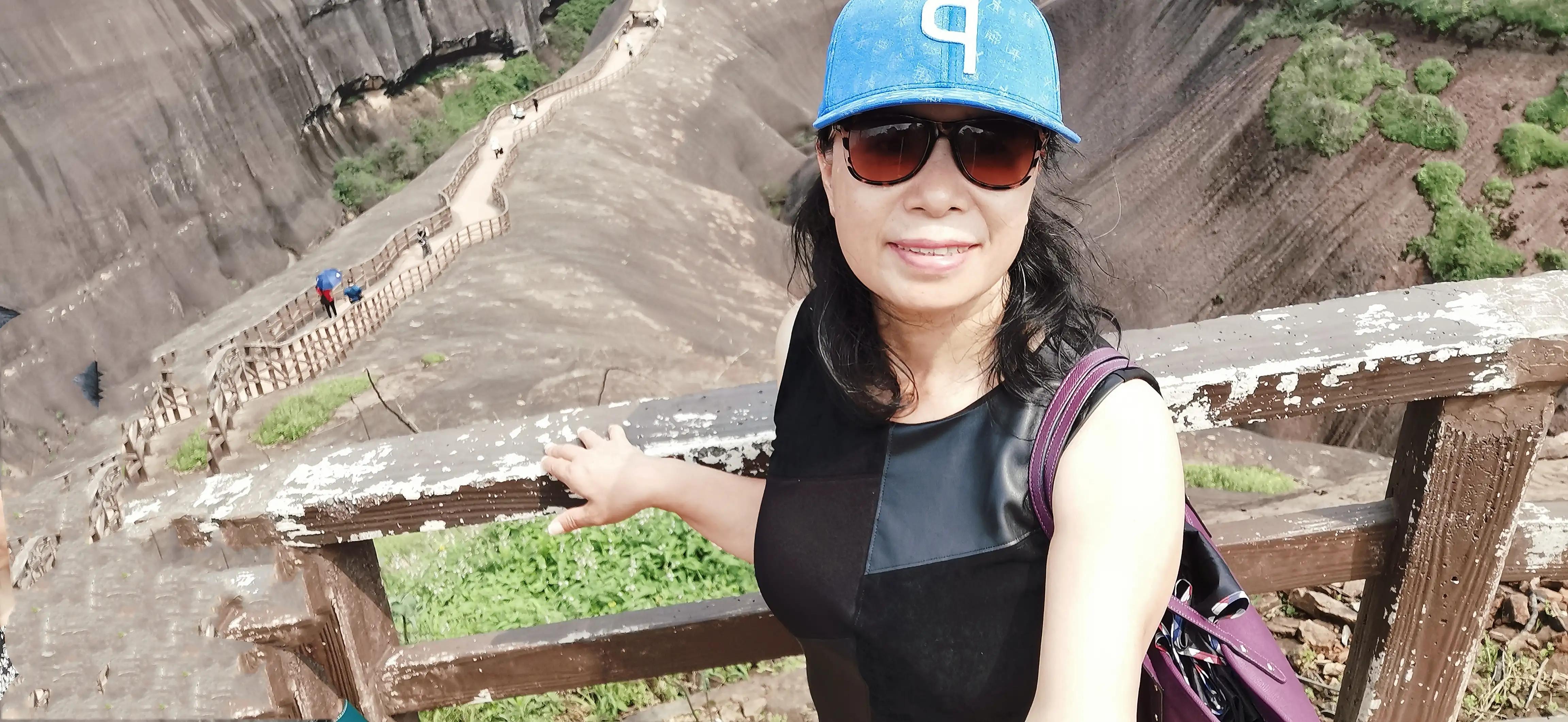 一人一车自驾游装备,两辆车自驾游需要带什么装备