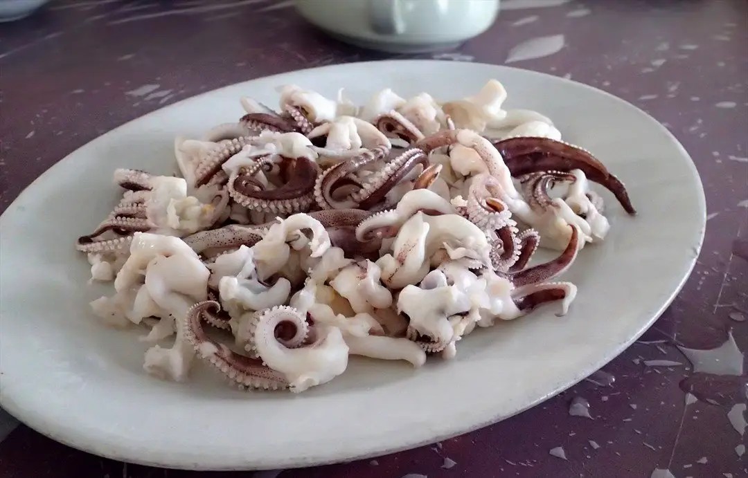 胡萝卜墨鱼芹菜炒三丝怎么炒,墨鱼炒芹菜的家常做法