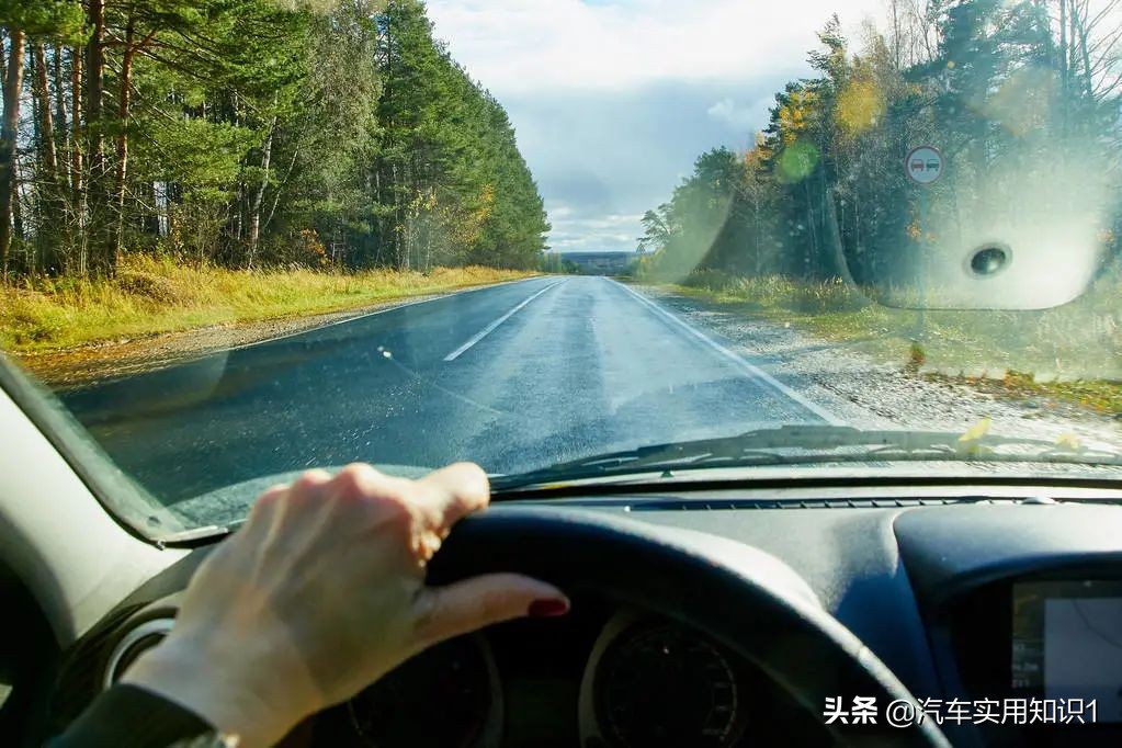 选择汽车贴膜需要注意的几个地方,很多车主贴膜不知道的贴膜套路