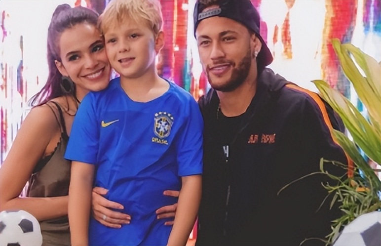 c罗与名模伊莲娜金童玉女的爱情,c罗前任伊莲娜看世界杯