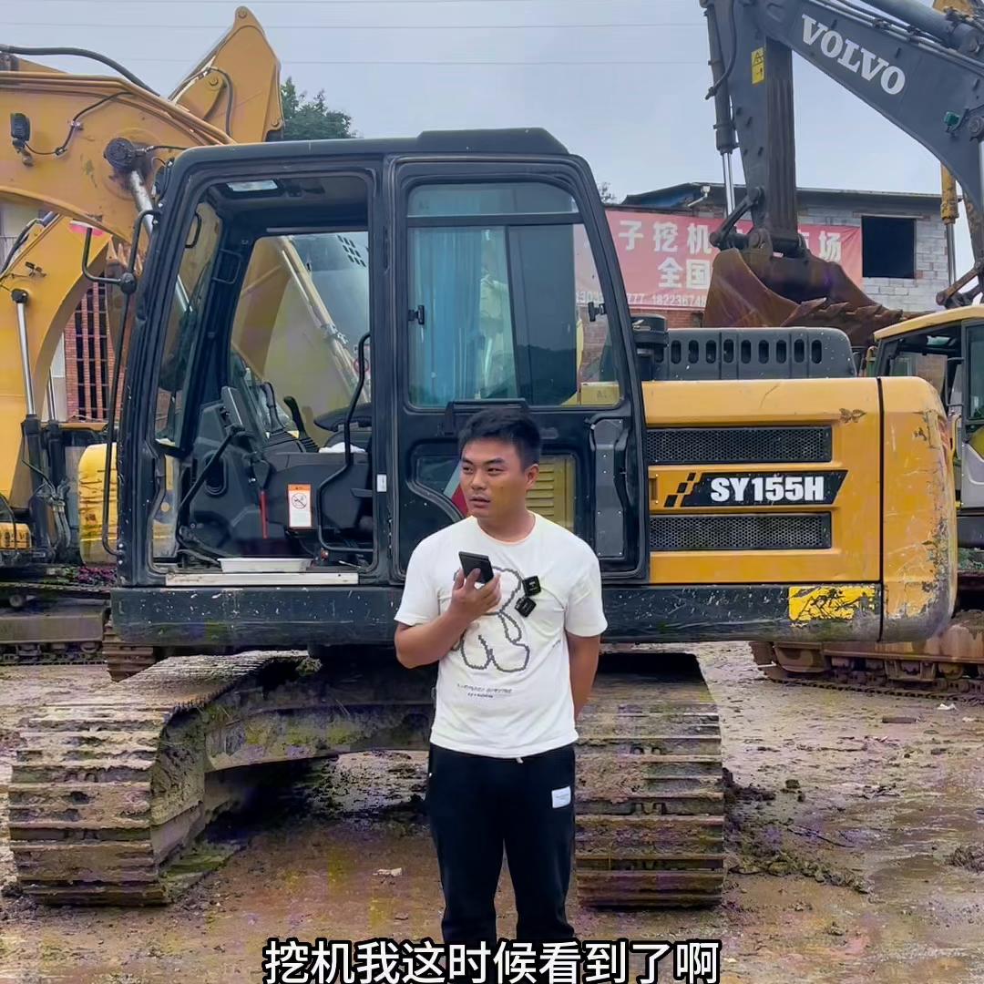 海南省三一135挖掘机新机多少钱,三一135挖掘机配的三菱发动机