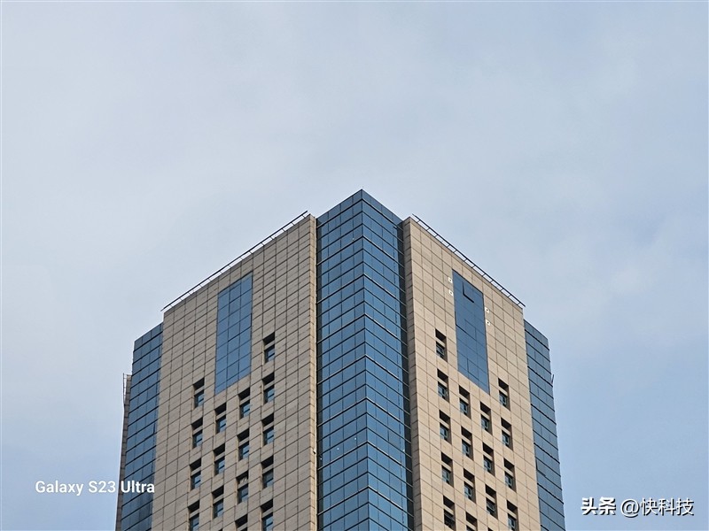 三星galaxys22超大杯,三星galaxys23ultra湖屿蓝评测
