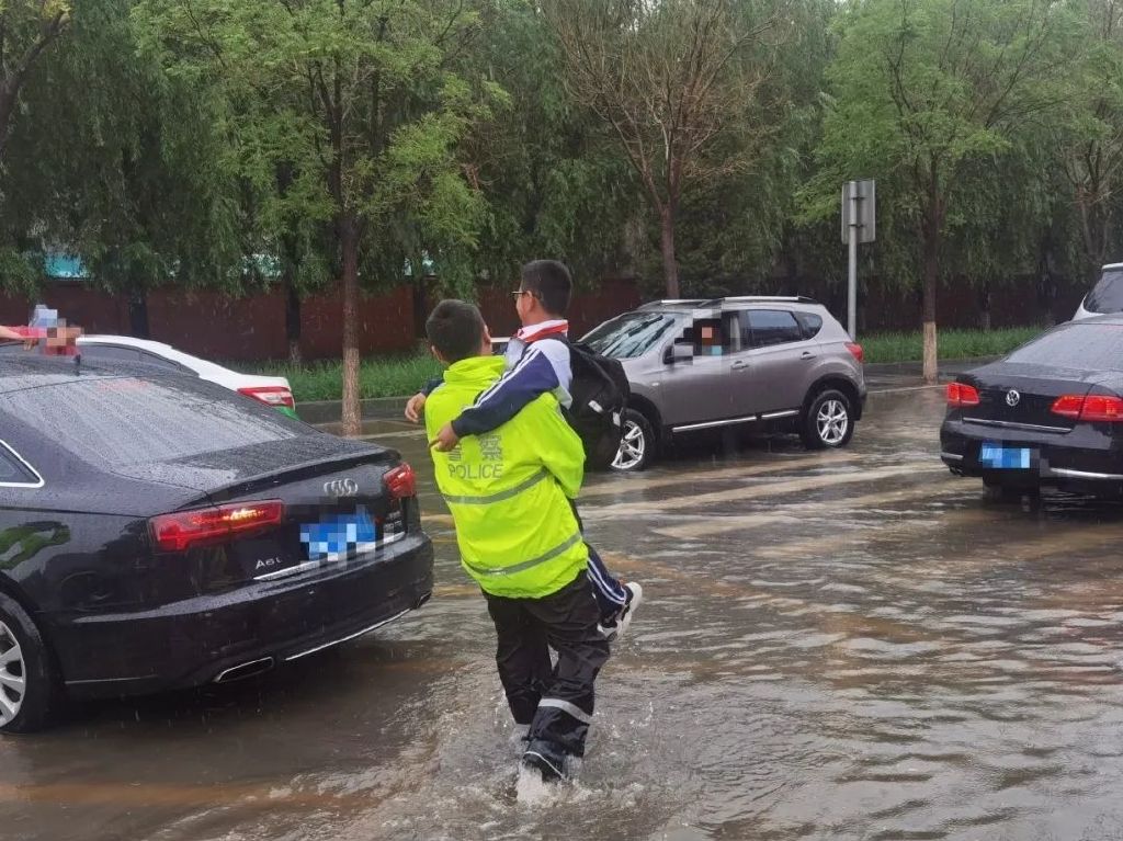 先锋警察宣传片,盘锦市交警支队铁骑