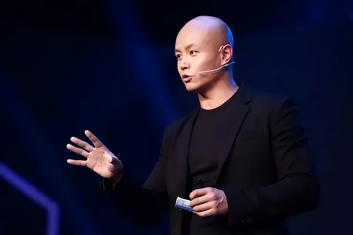 乐嘉为什么变成现在这个样子,跌下神坛的乐嘉真的落魄了吗