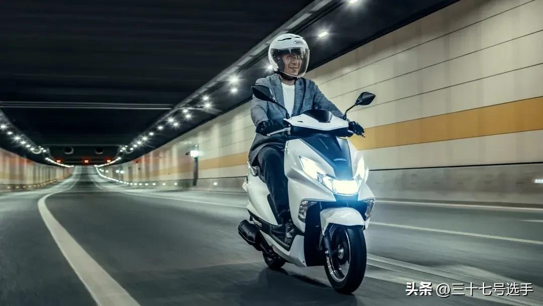 五羊本田ncr125后排尾灯,2023五羊本田125ncr价格