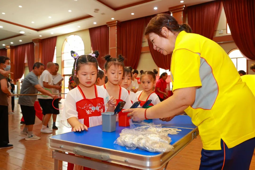 居民在趣味游戏中了解垃圾分类,垃圾分类趣味游戏活动方案