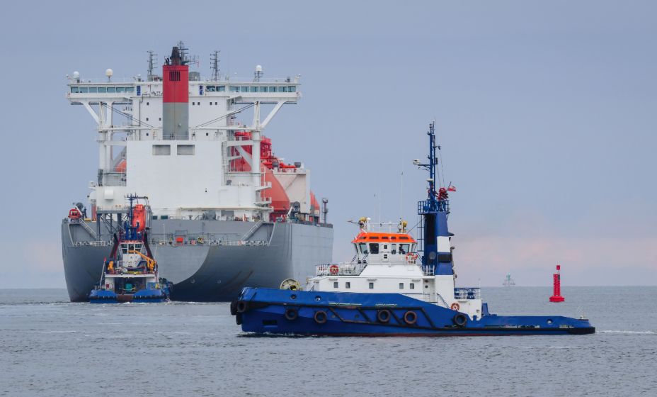 普通海员一月一万多值不值得去,月薪过万的海员在船上一天干什么