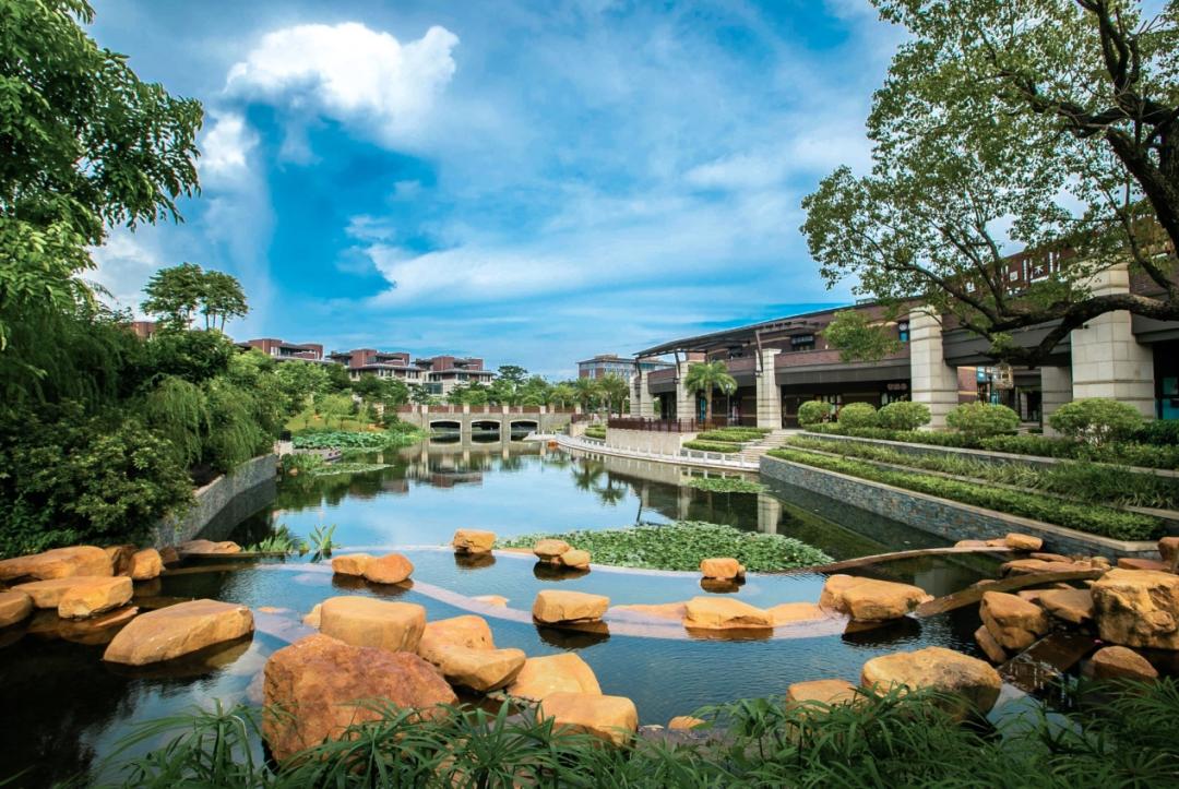 终于等到了！比想象更美的稀缺湖景别墅！