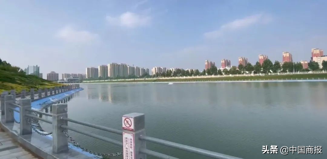 21岁大学生深夜在校内溺亡,律师:学校应提供监控视频