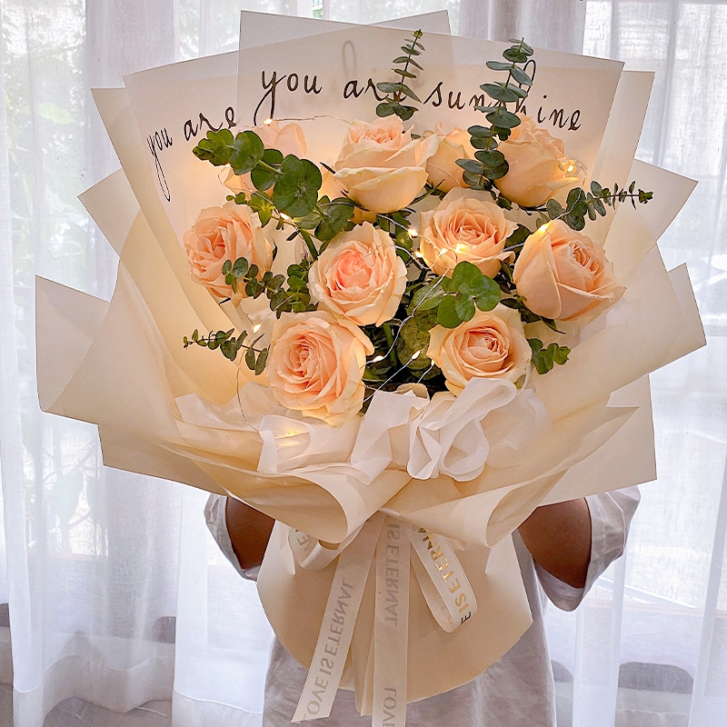 送男生19朵白玫瑰好还是红玫瑰好,女生生日男生送多少朵红玫瑰花