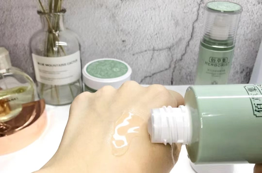 老牌国货护肤品水乳百雀羚,国货水乳推荐百雀羚