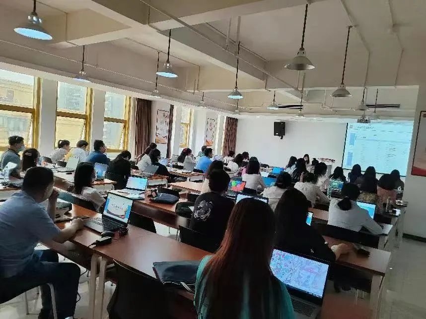 *党**建迸发新活力赋能园区大作为——南昌经开区构建“*党**建联盟+园区企业”模式助推企业发展