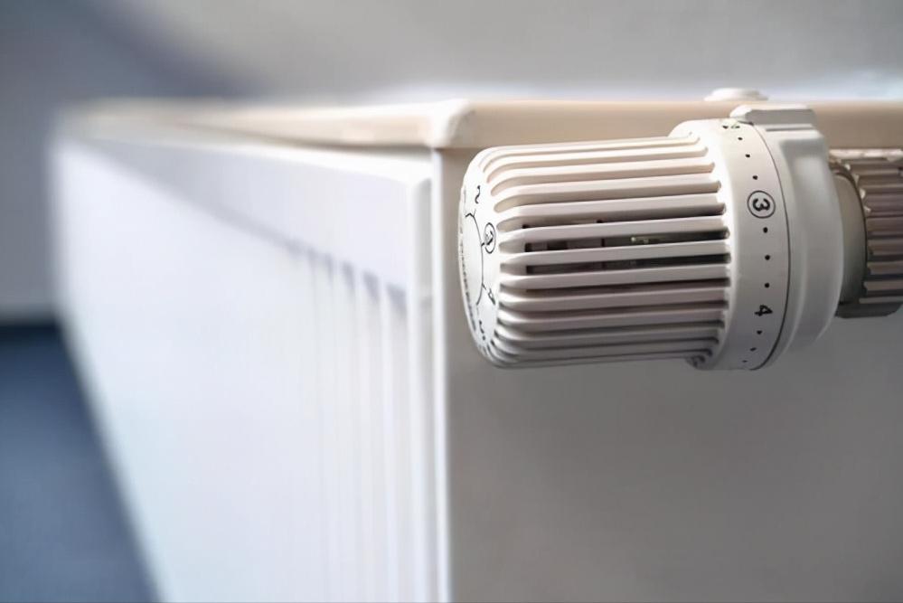 暖气片突然有水流声是怎么回事,暖气片突然有流水声怎么回事