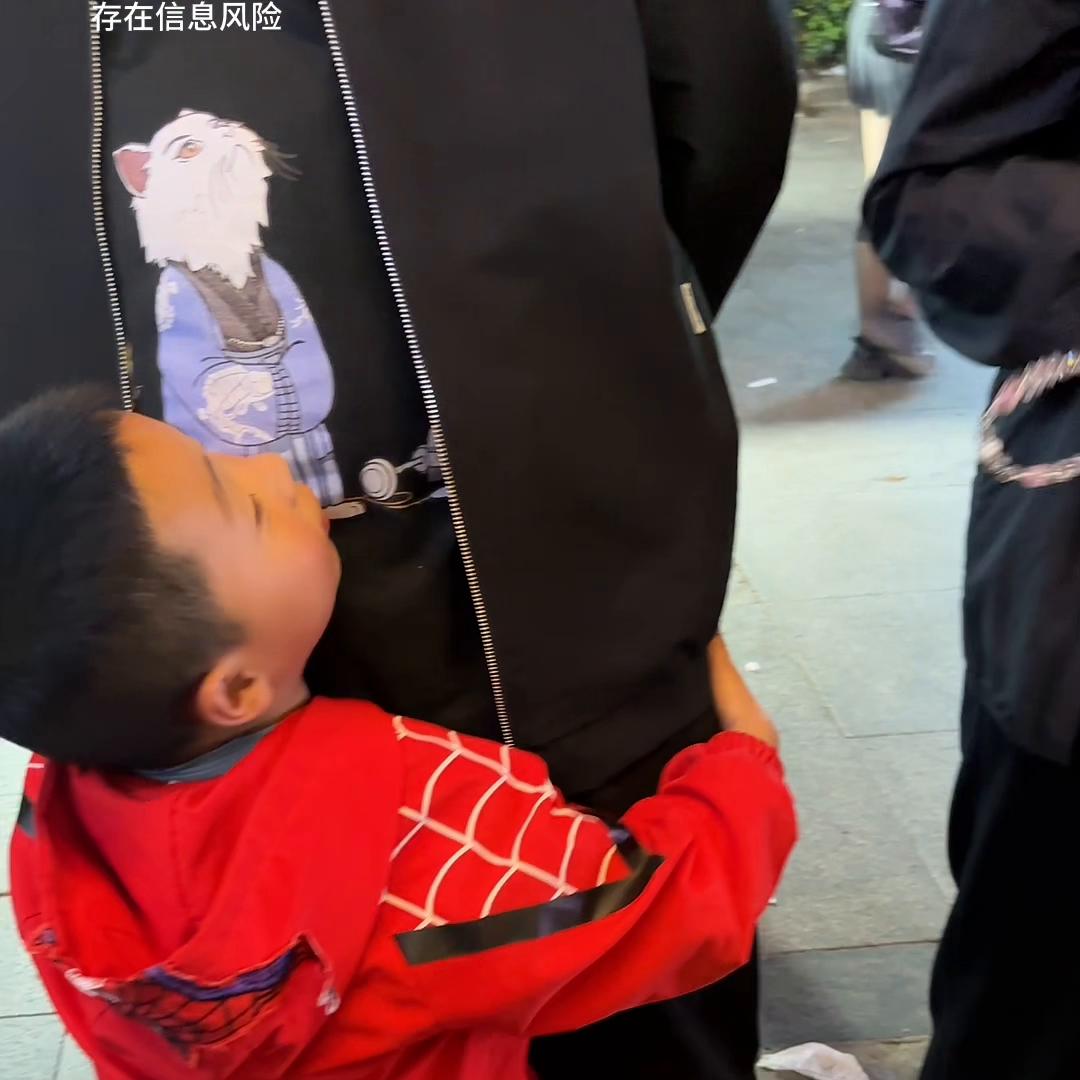 摆摊卖孔雀鱼多久回本正常,摆地摊卖孔雀鱼怎么能卖得动