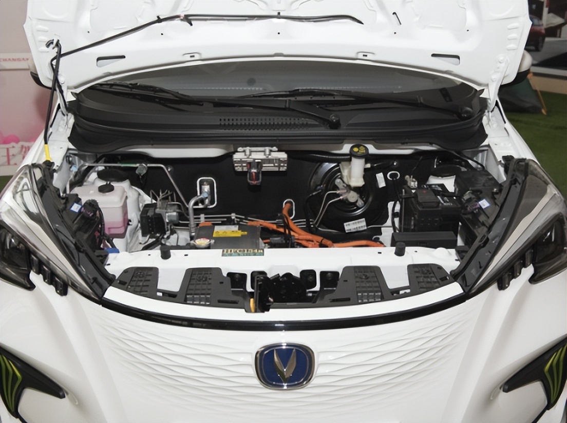 宏光mini奔奔e-star哪个好,年轻群体间的人气小车宏光miniev