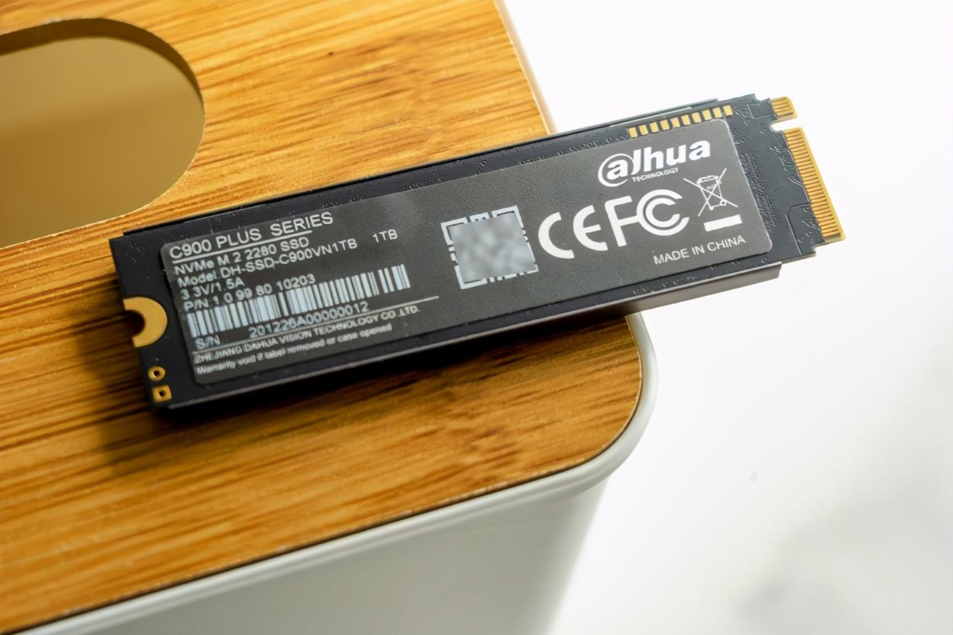 电脑中的硬盘长什么样子,电脑硬盘长什么样子