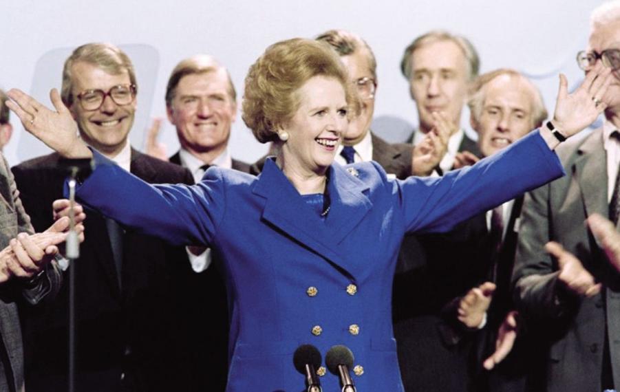 1984年，香港回归谈判陷入僵局，*小平邓**先发制人：不介意使用*力武**