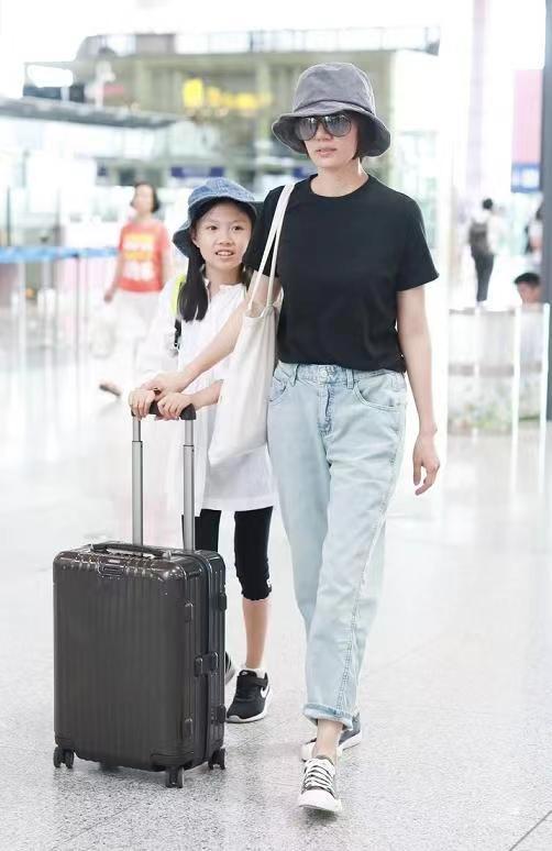 袁泉生活穿衣搭配,袁泉的百万衣橱