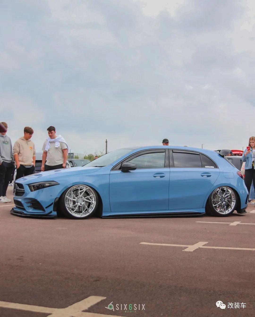 奔驰c级小姐姐改装,奔驰威霆改装小姐姐