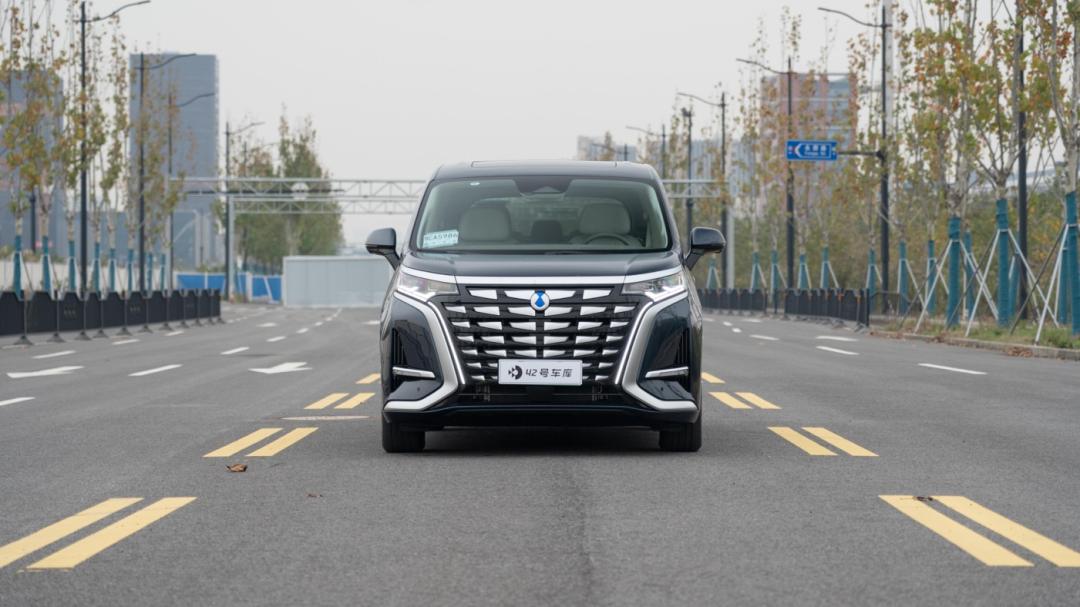 国产汽车比亚迪mpv腾势,国产mpv排行榜前十名腾势