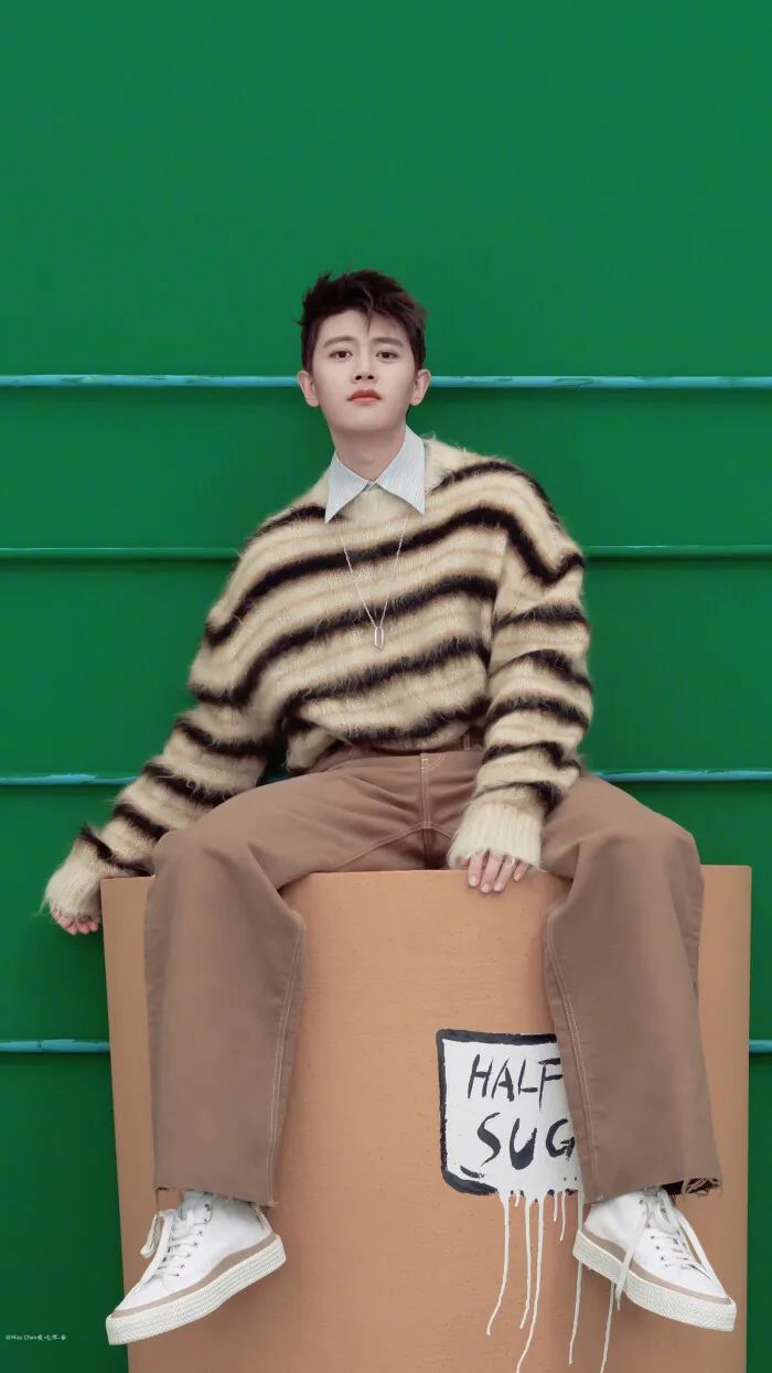 爱豆表格图任嘉伦,任嘉伦头像帅气高清粉色