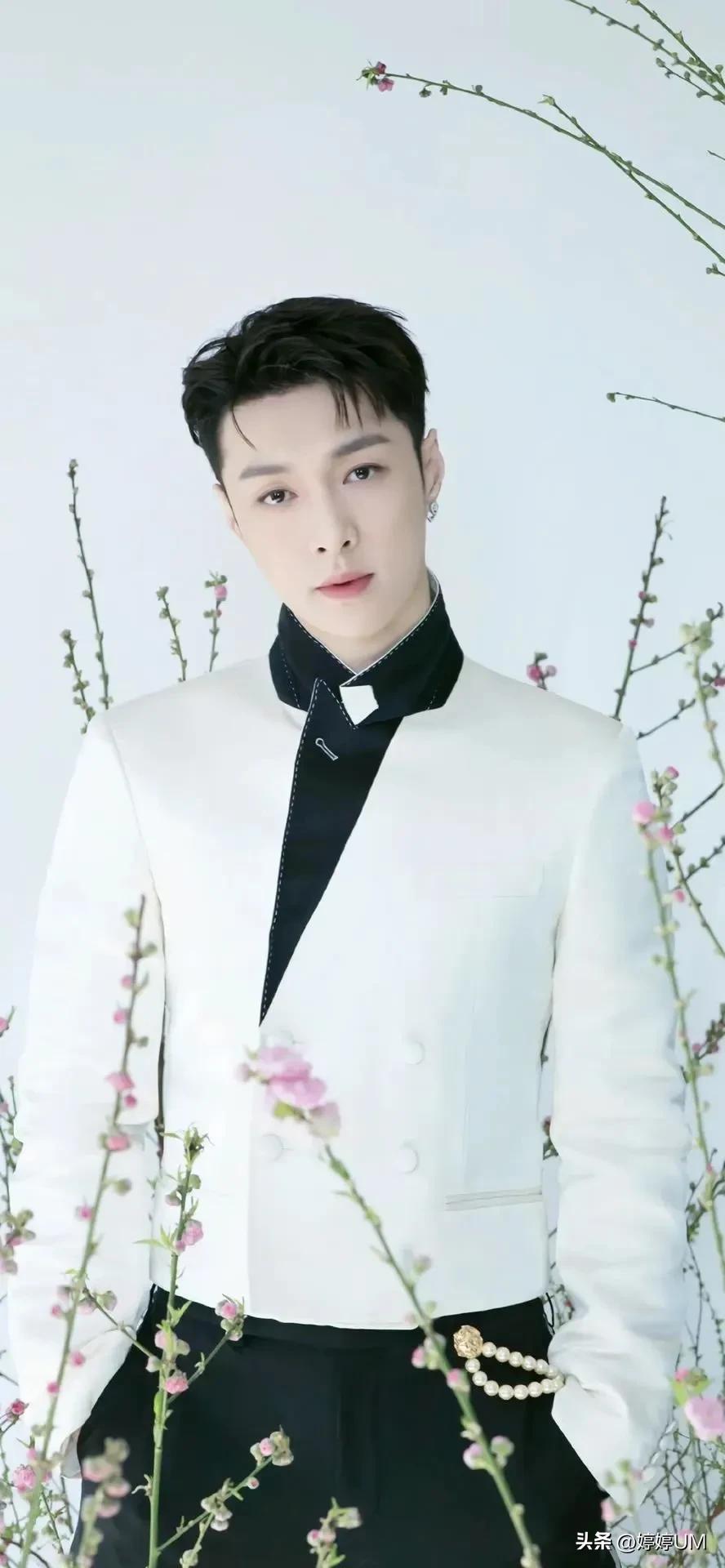 永恒闪耀特利迦超帅壁纸,索隆超帅壁纸高清无水印