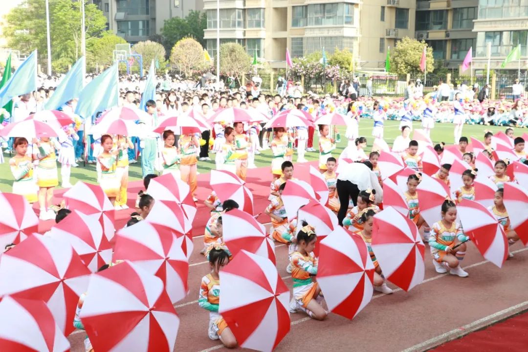 西安浐灞阳光海澜小学田径运动会,西安御锦城小学春季运动会直播