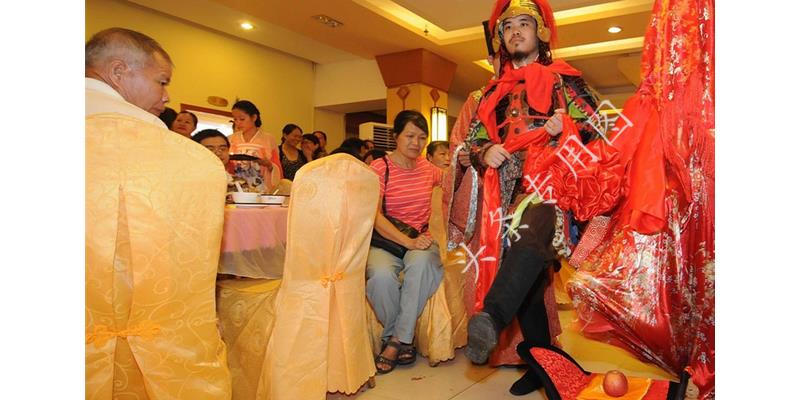 分家时大伯把烂滩地全给我爸,如今这里建高速,大伯肠子都悔青了