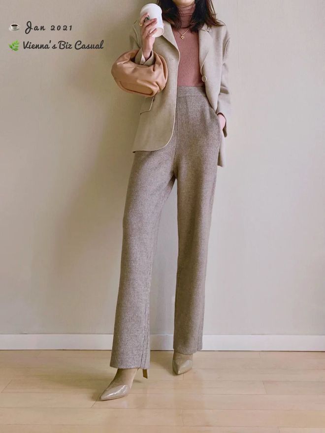 燕麦色大衣新年穿搭,燕麦色的衣服适合多大年纪的穿