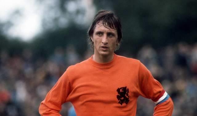 克鲁伊夫和马拉多纳谁更厉害,克鲁伊夫推动足球发展