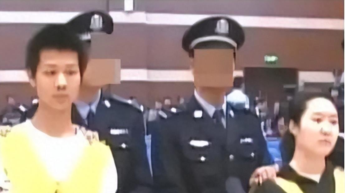 女护士遭领导多次强奸,哀求:不要再来找我!