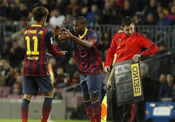 巴萨游子归来！看他就像看人类足球进化史：用了7年走出石器时代