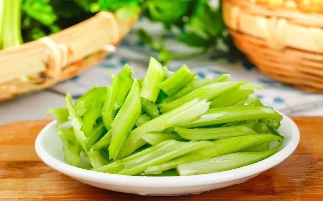 临近7月，这“3菜2果”建议不要买，难吃还贵，菜贩子自己都不吃